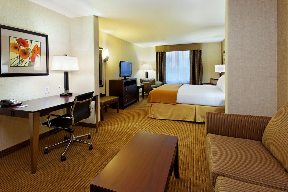 Holiday Inn Express Fresno Northwest - Herndon By Ihg Exterior photo